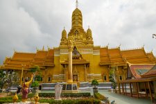 P1050823 Wat von Außen 700.jpg