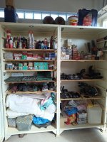 Werkzeugschrank mit Gerümpel.jpg